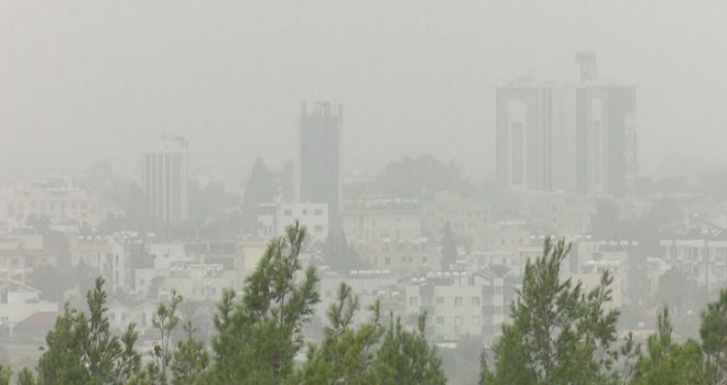 Toz zerrecikleri Kıbrıs genelinde etkili oluyor