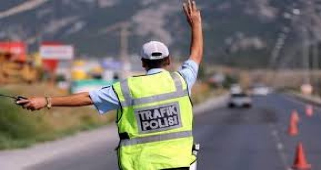 TRAFİKTE 363 SÜRÜCÜ SÜRATLİ ARAÇ KULLANMAKTAN RAPOR EDİLDİ