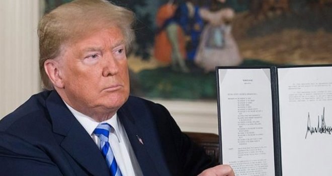 Trump, sosyal medya platformlarına yönelik kararnameyi imzaladı