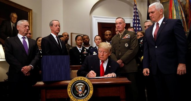 TRUMP'TAN 692 MİLYAR DOLARLIK SAVUNMA BÜTÇESİNE ONAY