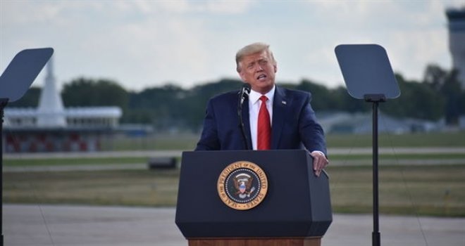 TRUMP'TAN FAALİYETLERİNİ ÇİN'DEN ABD'YE TAŞIYAN ŞİRKETLERE "VERGİ İNDİRİMİ" SÖZÜ