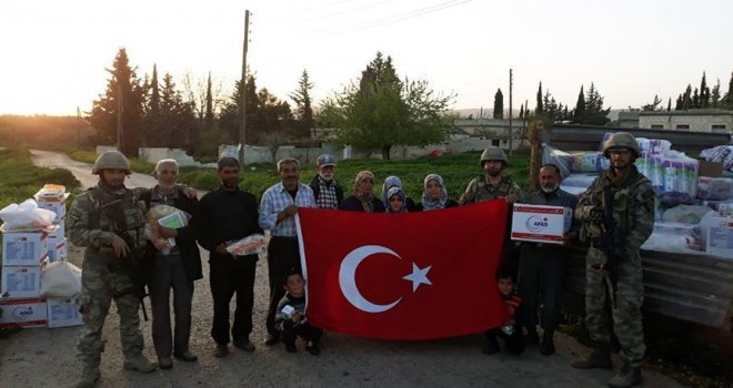 TSK'dan Afrin'in köylerine yardım.