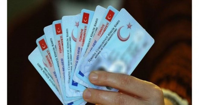 Türk vatandaşları, 30 Haziran itibarıyla eski tip kimlik kartıyla KKTC’ye gelemeyecek.