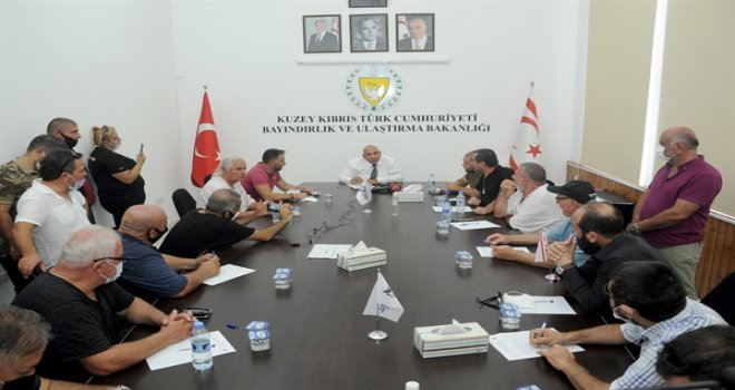ULAŞTIRMA BAKANI ATAKAN, TAKSİCİLERLE GÖRÜŞTÜ