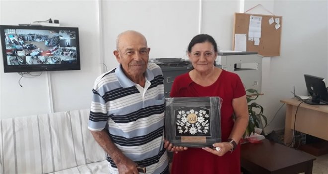 ULUÇAY KANSER HASTALARI YARDIM DERNEĞİNE 1000 TL KURBAN PARASI BAĞIŞI YAPTI
