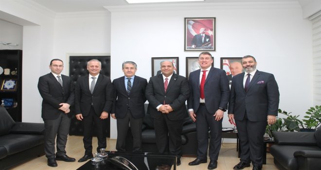 VODAFONE TÜRKİYE CEO’SU DEEGAN ULAŞTIRMA BAKANI ATAKAN’I ZİYARET ETTİ