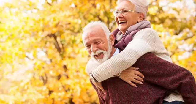 Yaşlanmanın iki zirve noktası olduğu ortaya çıktı: 44 ve 60 yaş