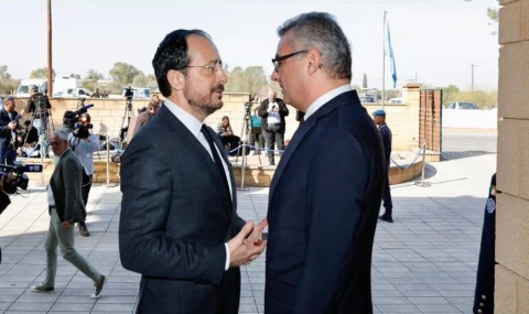 Erhürman-Hristodulidis görüşmesi Rum basınında: Görüşüyorlar ama "Eli boş"