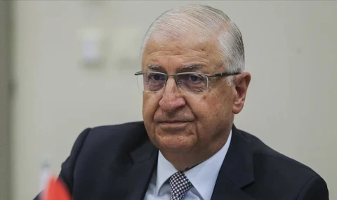 Türkiye Milli Savunma Bakanı: Kıbrıs’ta adil çözümün yolu Kıbrıs Türklerinin eşit statüsünden geçiyor