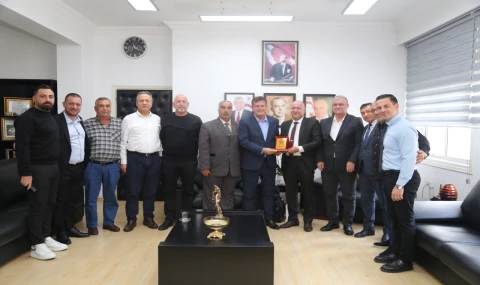 Bakan Arıklı’dan Adanalılar Derneği’ne Destek Mesajı