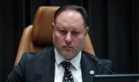 Öztürkler,: Varil siyasetinin arkasına saklanmayın