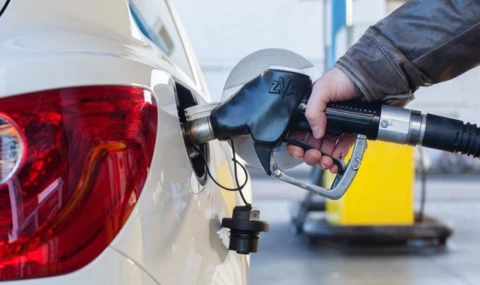 Akaryakıta bir zam daha!