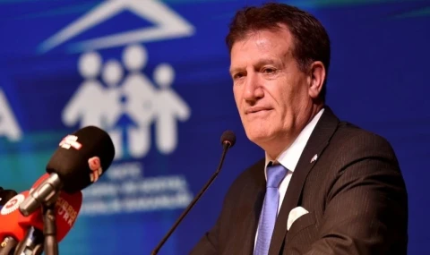 Erhan Arıklı: Siber zorbalık yetişkinler için de tehlike içeriyor
