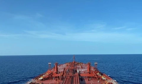 Hürmüz Boğazı'nın yeniden açılabileceği beklentisi petrol fiyatlarını düşürdü
