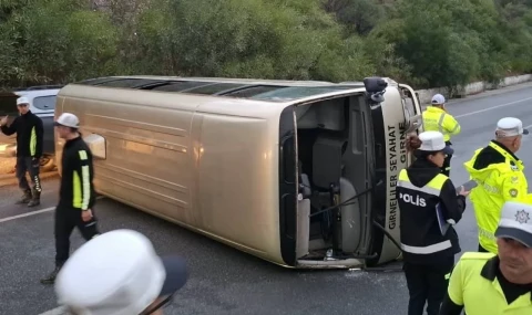 Ciklos’ta otobüs devrildi: 2 kişi yaralandı